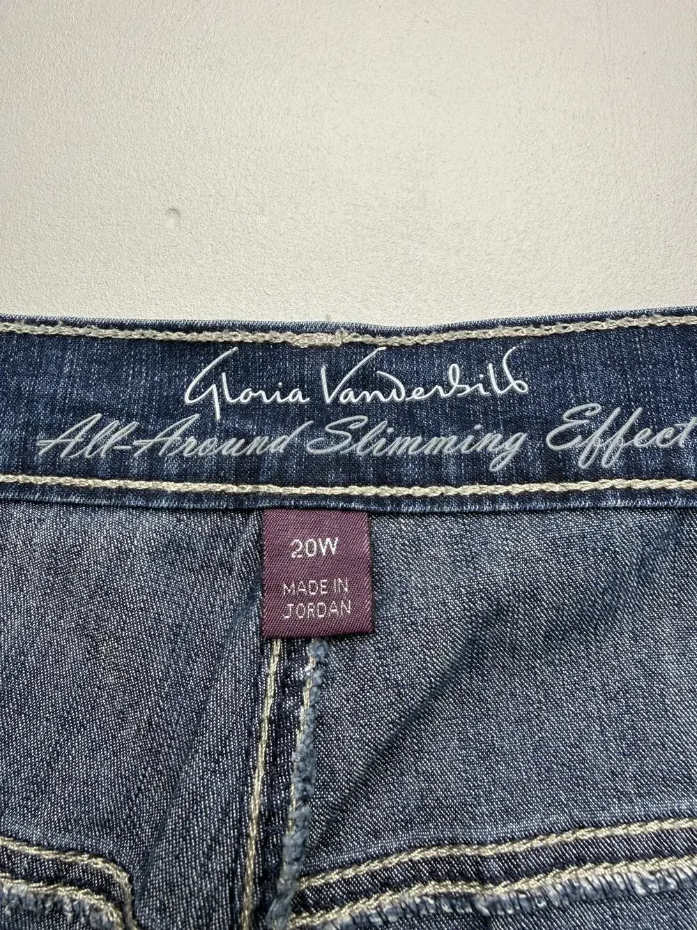 Gloria Vanderbilt Bermuda Shorts Womens 20W Denim Embroidered Long Amanda